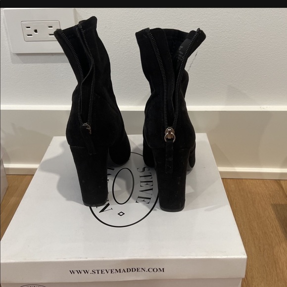 Steve Madden booties - Picture 2 of 3